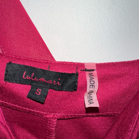 Women's Lulumari Burgundy formal party off the shoulder Dress Size S gold sequin - Picture 3 of 12